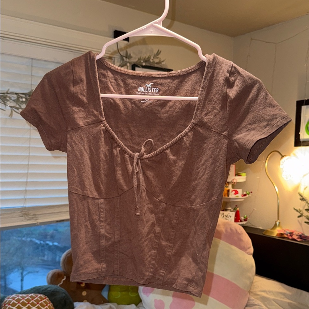 Hollister Women's Cocoa Short Sleeve Top